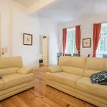 3 Bedroom In Sacadura Cabral Apartmán