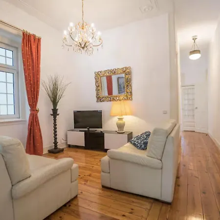 Apartamento 3 Bedroom In Sacadura Cabral Lisboa