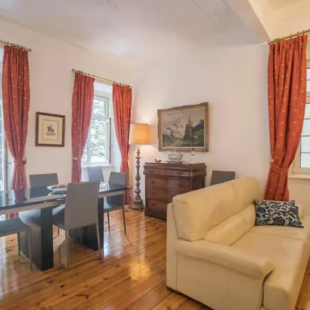 3 Bedroom In Sacadura Cabral Daire Lisboa