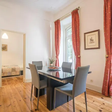 Apartamento 3 Bedroom In Sacadura Cabral