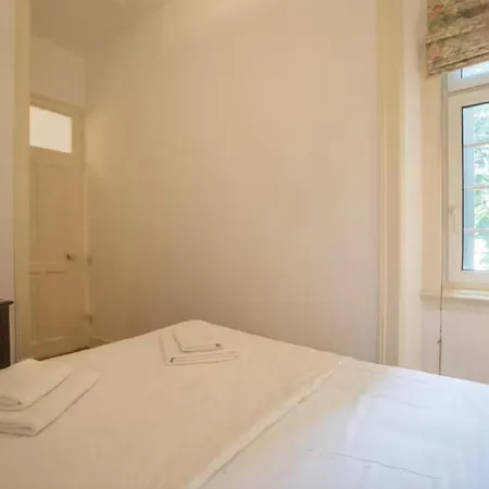 3 Bedroom In Sacadura Cabral Lisboa