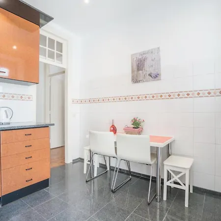 3 Bedroom In Sacadura Cabral Apartamento Lisboa