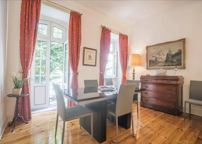 3 Bedroom In Sacadura Cabral شقة *