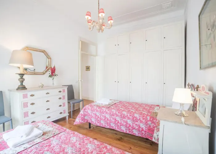 3 Bedroom In Sacadura Cabral